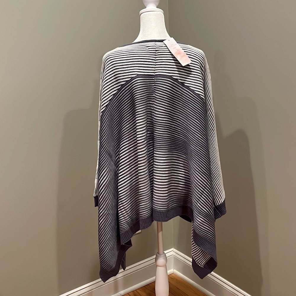 New Directions Studio Grey White Poncho Size L/XL - Picture 4 of 6